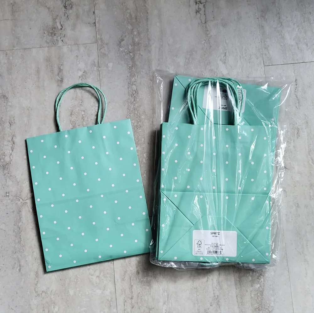 8-PACK Gift Bags NEW Mint Polkadot